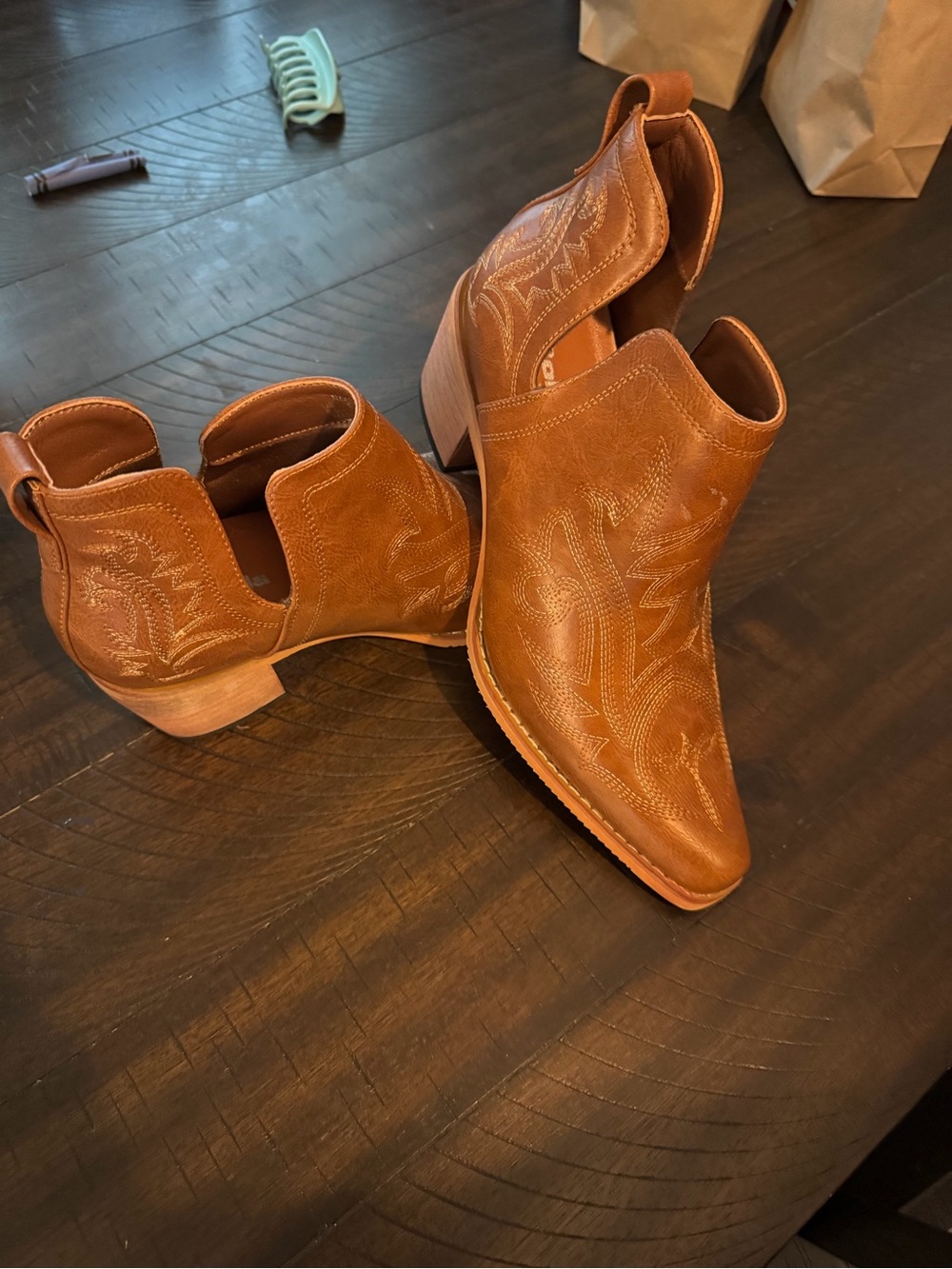 ROLLA'S Tan Leather Western Cutout Ankle Booties